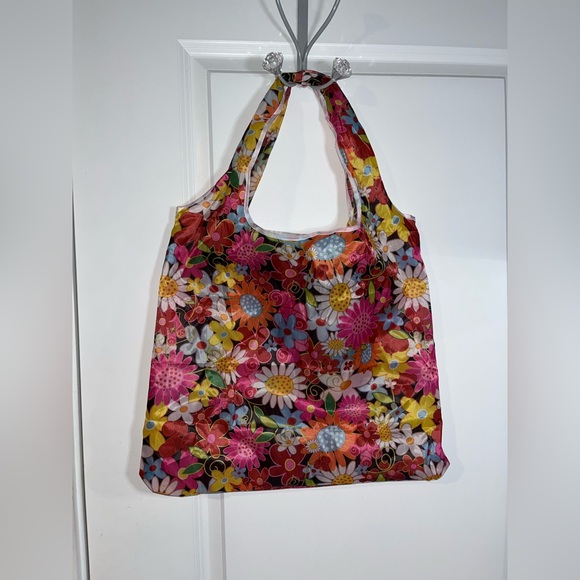 Polyester Large Foldable Portable Shopping Bag / Large Capacity Tote Bag Flowers - Picture 3 of 8
